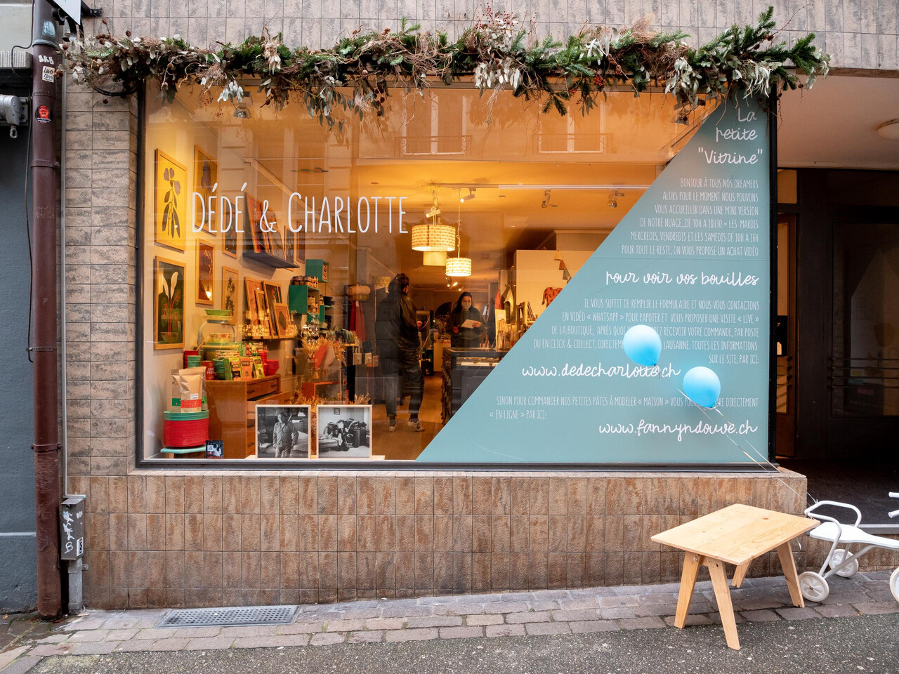je te regarde et tu dis - Rue de Lausanne image